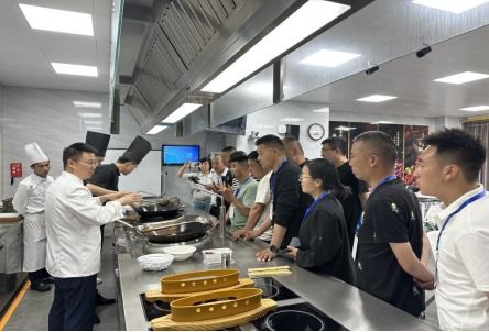我校成功举办2023年西藏注册藏菜烹饪大师名师暨注册西藏餐饮服务大师名师培训班